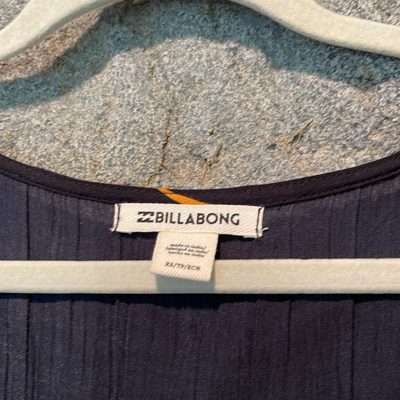 Billabong dress, XS. Black, floral details. Maxi dress. Excellent condition. - Picture 2 of 4